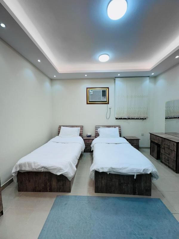 Twin Room with Private Bathroom image 5