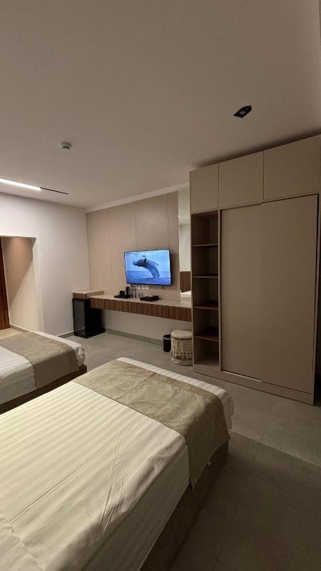 Twin Room image 3