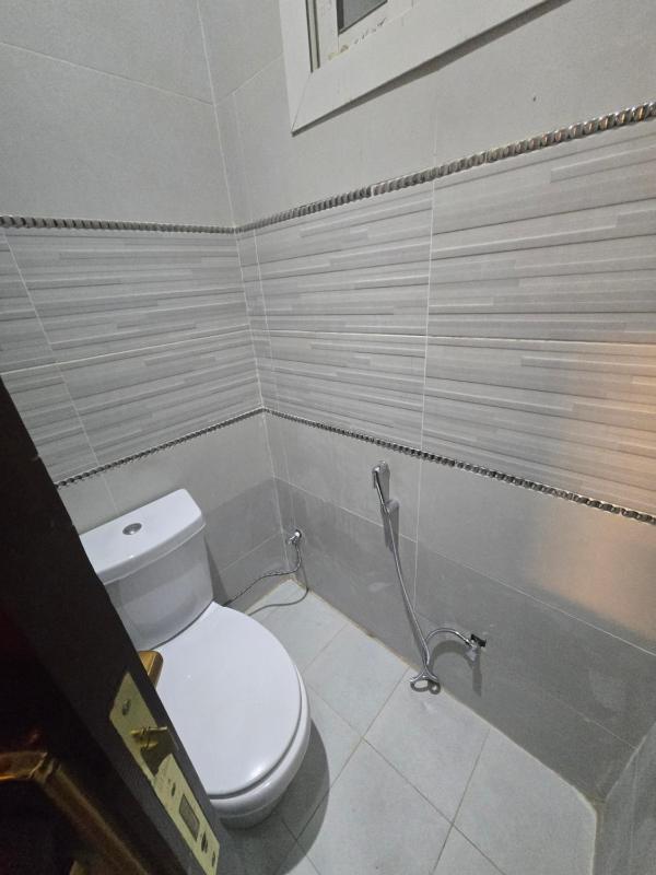 One-Bedroom Apartment image 3