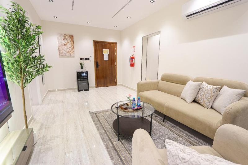 One-Bedroom Apartment image 4