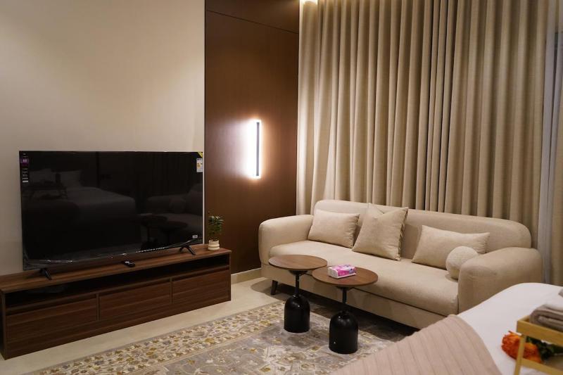 One-Bedroom Apartment image 2