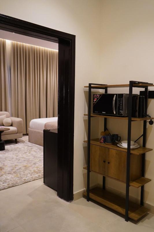 One-Bedroom Apartment image 4