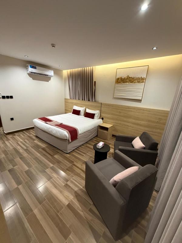 Deluxe King Room