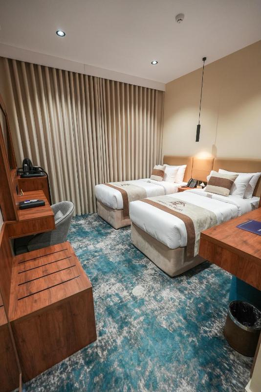 Twin Room image 2