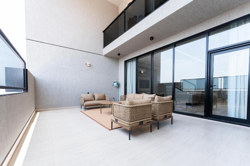 Apartment - Split Level image 4