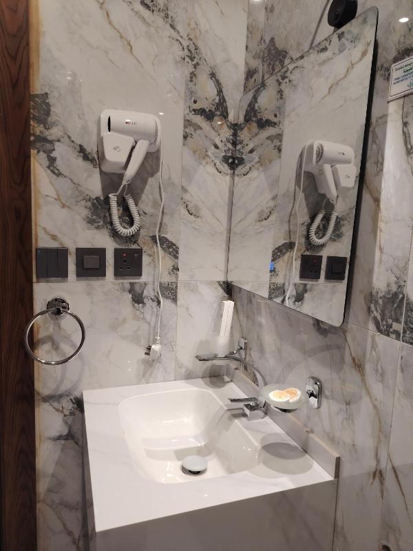 Deluxe Üç Kişilik Oda görsel 4