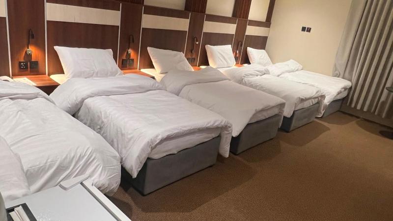 Kamar Quadruple dengan Kamar Mandi Pribadi