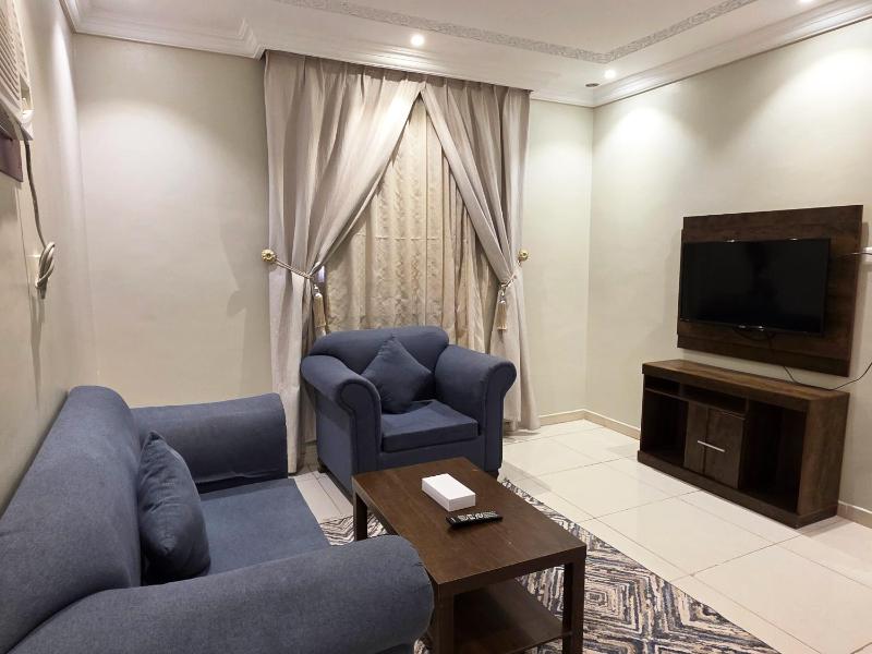 One-Bedroom Apartment image 3