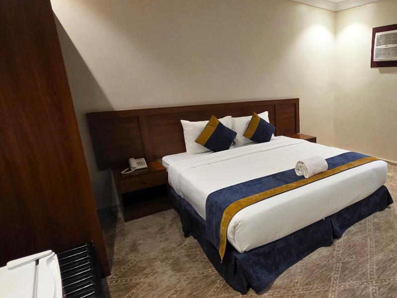 One-Bedroom Apartment image 3