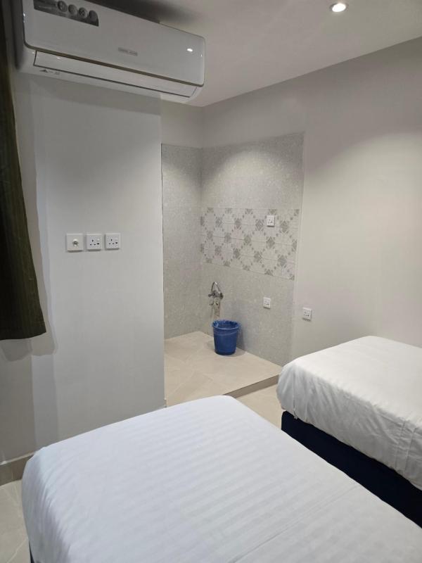 One-Bedroom Apartment image 2