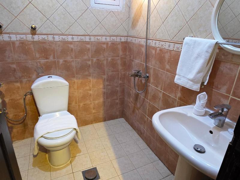 Twin Room with Shared Toilet image 4