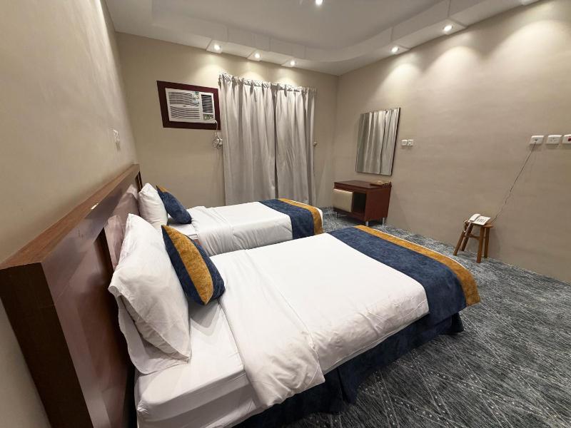 Budget Twin Room image 3