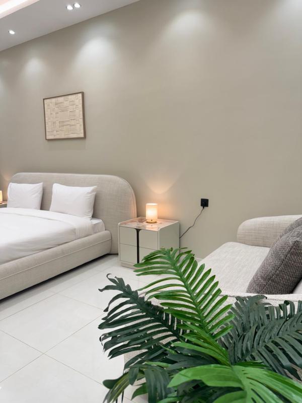 Four-Bedroom Luxury Apartment image 2