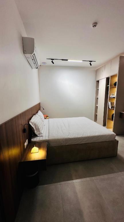 King Room image 2