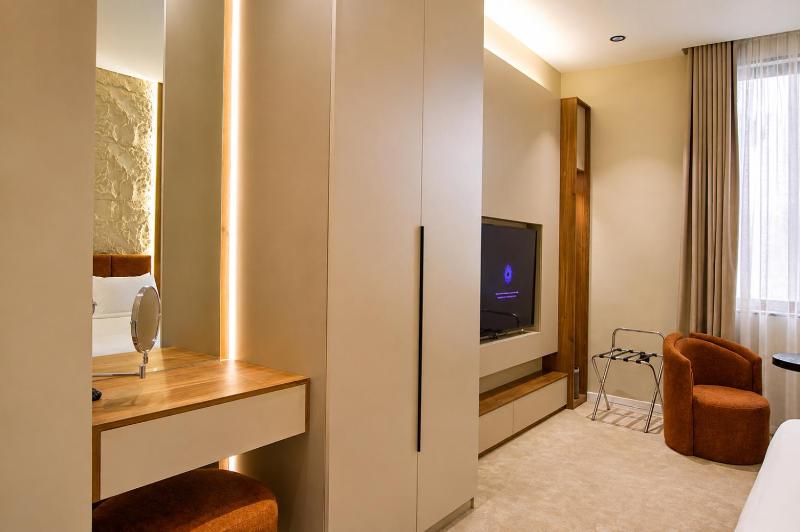 Studio Apartment image 2