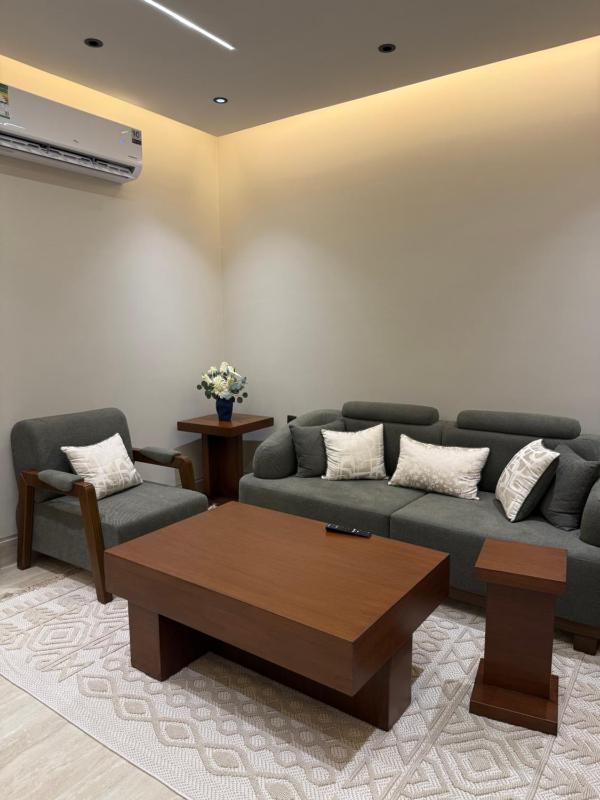 One-Bedroom Apartment image 3
