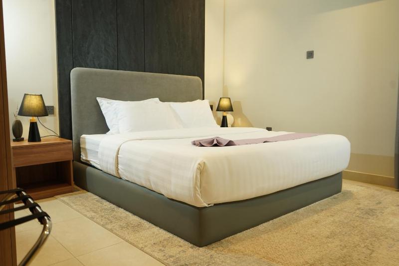 One-Bedroom Apartment image 3