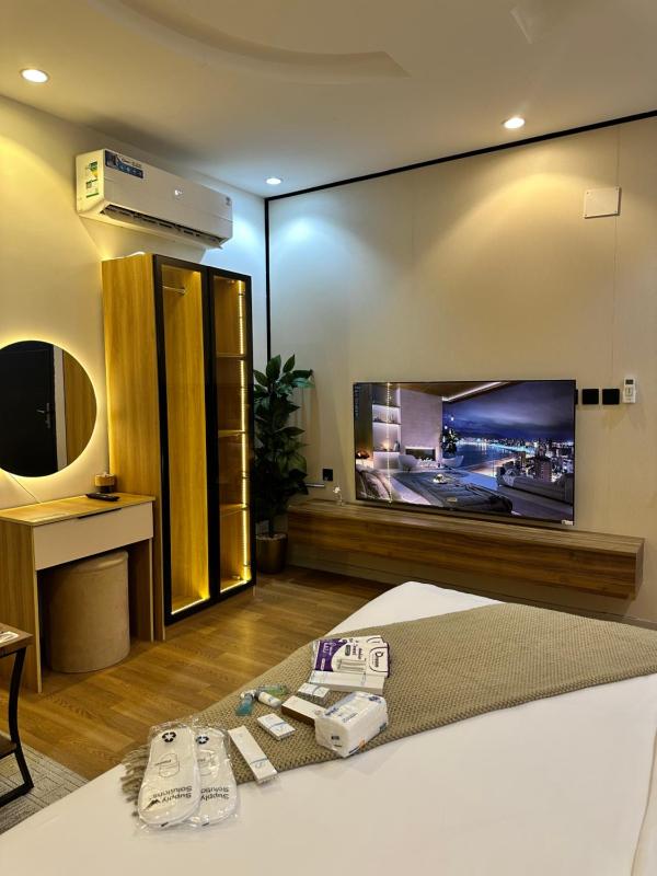 One-Bedroom Apartment image 2